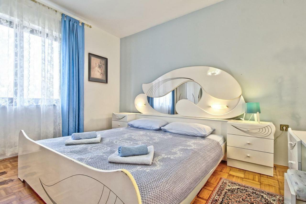 Gino House With Apartments Савудрія Екстер'єр фото